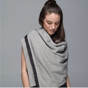 lululemon athletica Gray & Black Scarf